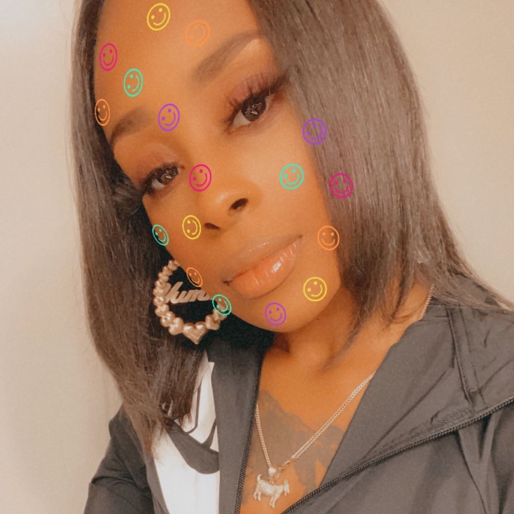 Meet your Posher, Tranice
